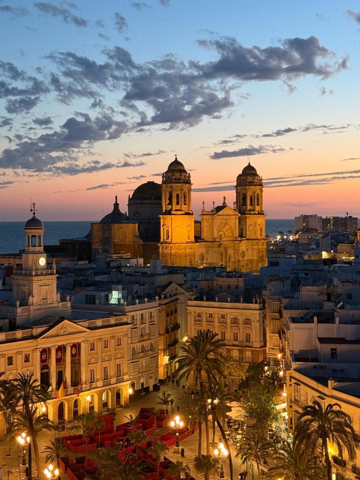 Appartement Skyline - Penthouse With 50M2 Private Terrace And Stunning Views à Cadix Extérieur photo